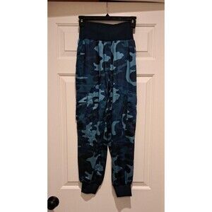 Cinq a Sept Giles Camo Cropped Multi Pocket Jogger Pants Blue/Teal Multi Size XS